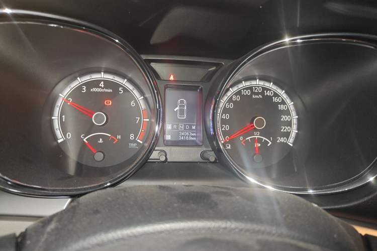 Used Venucia T70 2015 2.0L CVT Smart Choice Edition Instrument Cluster