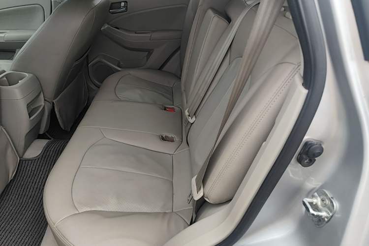 Used Venucia T70 2015 2.0L CVT Smart Choice Edition Left Rear Seat