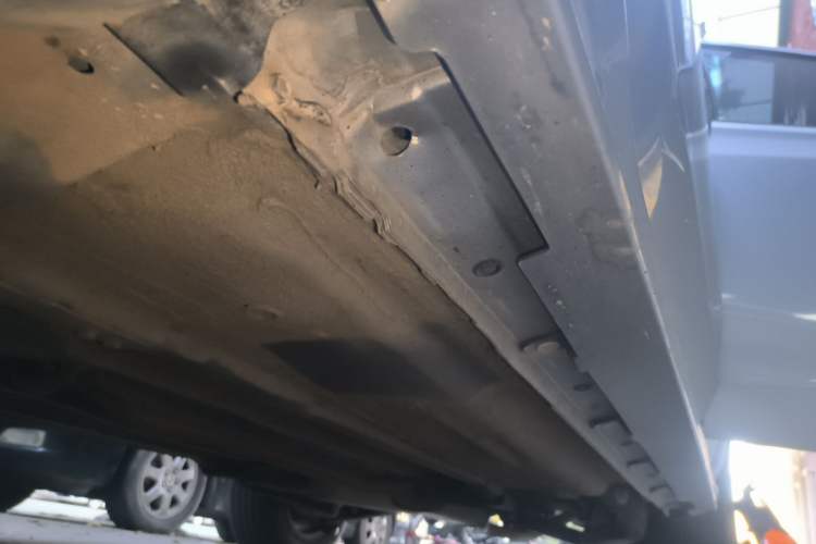 Used Venucia T70 2015 1.6L Manual Ruixing Edition Left Side Sill