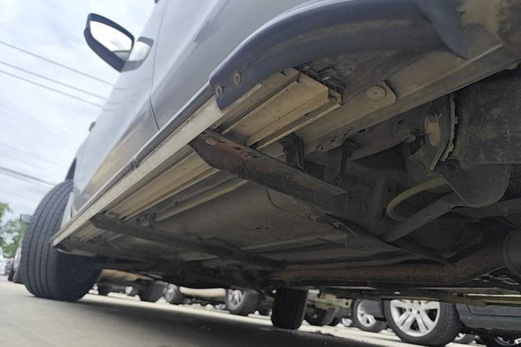 Used Venucia T70 2015 2.0L CVT Smart Choice Edition Left Side Sill