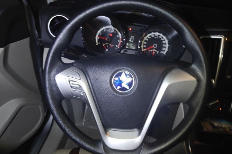 Used Venucia T70 2015 2.0L CVT Smart Choice Edition Steering Wheel