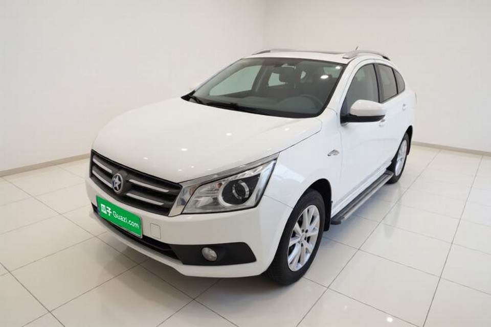 Venucia T70 2015