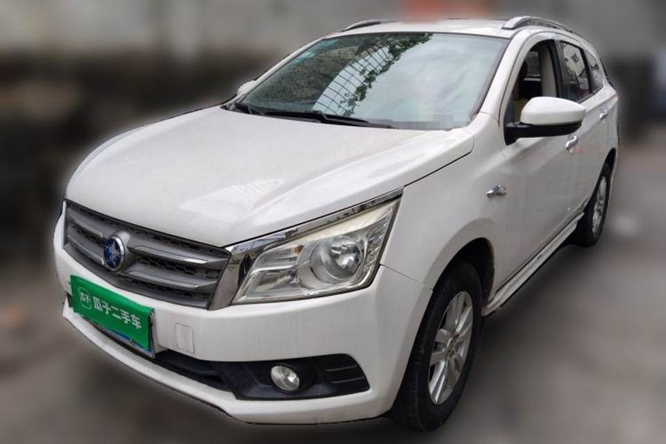 Venucia T70 2015