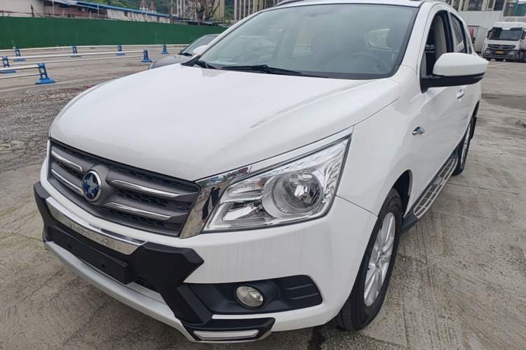 Used Venucia T70 2015 2.0L CVT Smart Choice Edition Guazi used car, China used car export, Used car for sale, Used  cars, Cheapest cars for sale