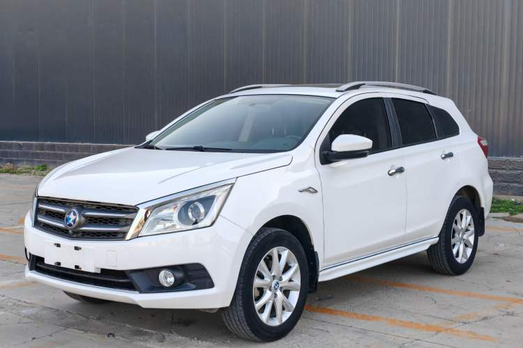 Used Venucia T70 2015 2.0L CVT Smart Edition Guazi used car, China used car export, Used car for sale, Used cars, Cheapest cars for sale
