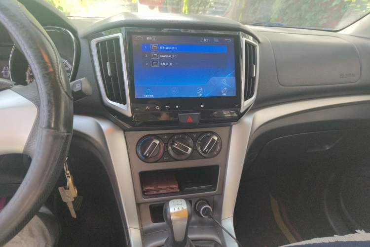 Used Venucia T70 2015 1.6L Manual Ruixing Edition Audio And AC Panel