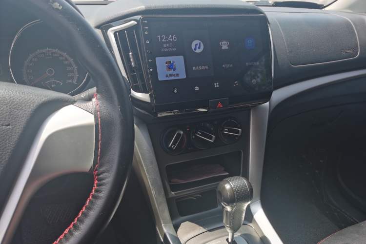 Used Venucia T70 2015 2.0L CVT Smart Choice Edition Audio And AC Panel