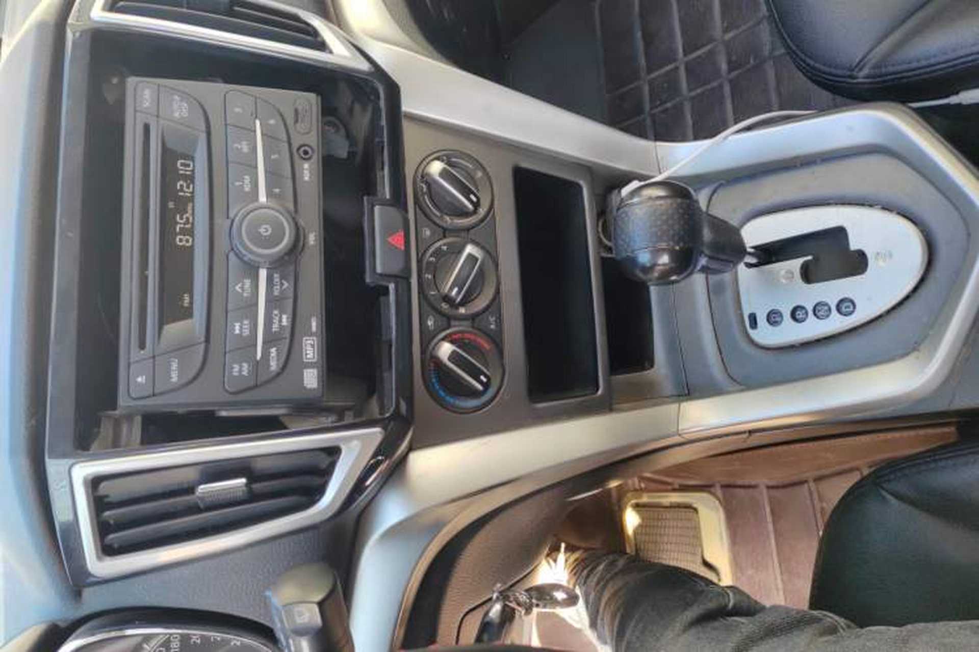 Used Venucia T70 2015 2.0L CVT Smart Choice Edition Audio And AC Panel