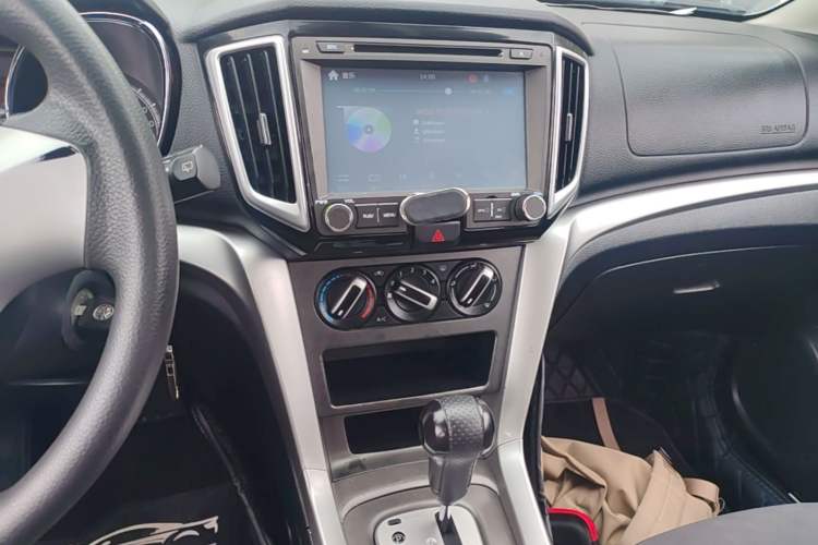 Used Venucia T70 2015 2.0L CVT Smart Choice Edition Audio And AC Panel