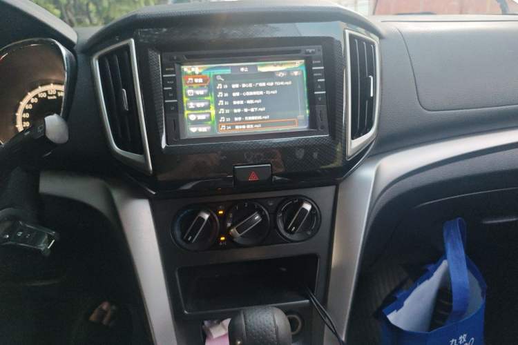 Used Venucia T70 2015 2.0L CVT Smart Choice Edition Audio And AC Panel