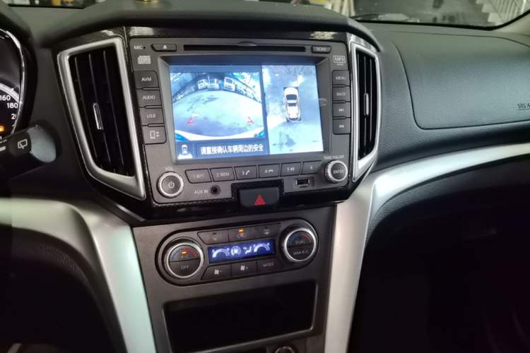 Used Venucia T70 2015 2.0L CVT Smart Edition Audio And AC Panel