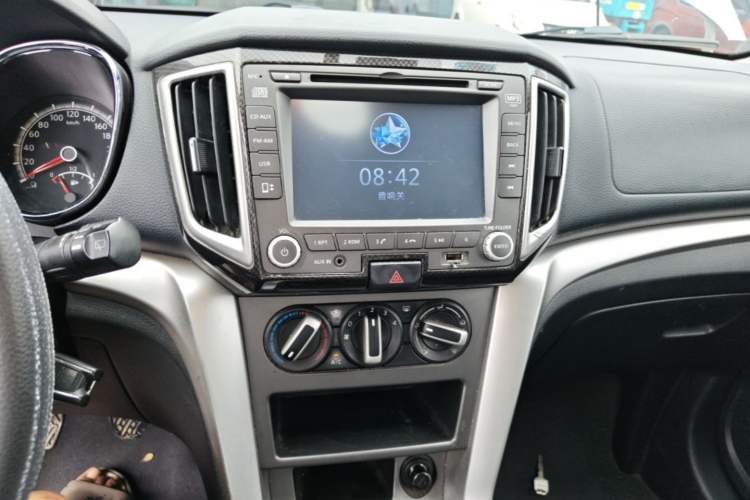 Used Venucia T70 2015 1.6L Manual Ruixing Edition Audio And AC Panel