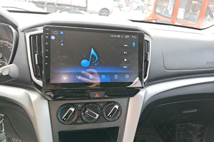 Used Venucia T70 2015 1.6L Manual Ruixing Edition Audio And AC Panel