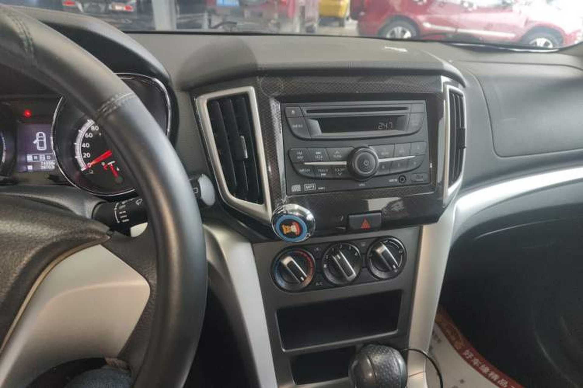 Used Venucia T70 2015 2.0L CVT Smart Choice Edition Audio And AC Panel