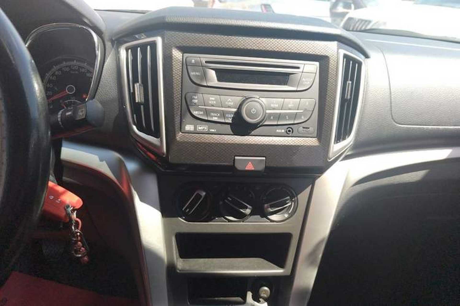 Used Venucia T70 2015 2.0L Manual RuiQu Version Audio And AC Panel