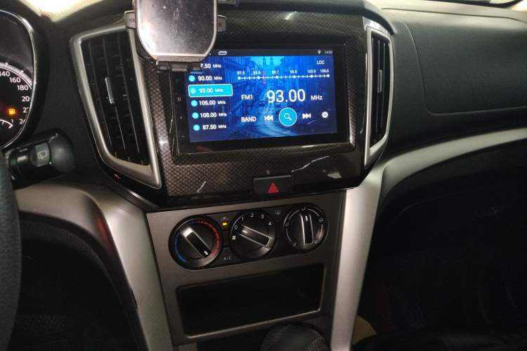 Used Venucia T70 2015 2.0L CVT Smart Choice Edition Audio And AC Panel