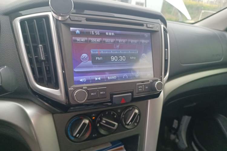 Used Venucia T70 2015 2.0L CVT Smart Choice Edition Audio And AC Panel