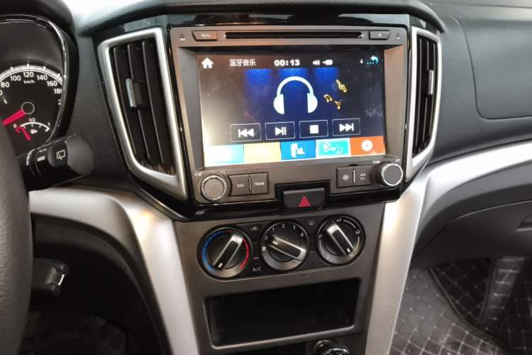 Used Venucia T70 2015 1.6L Manual Ruixing Edition Audio And AC Panel