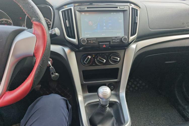 Used Venucia T70 2015 2.0L Manual RuiQu Version Audio And AC Panel