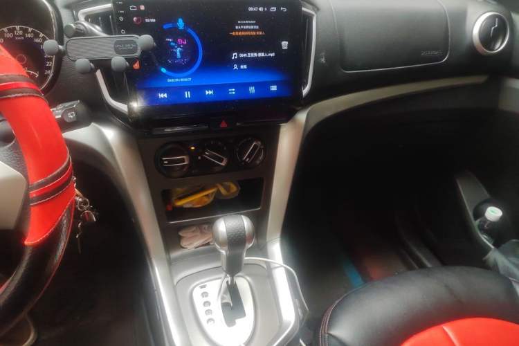 Used Venucia T70 2015 2.0L CVT Smart Choice Edition Audio And AC Panel