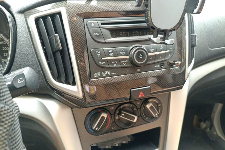 Used Venucia T70 2015 2.0L CVT Smart Choice Edition Audio And AC Panel