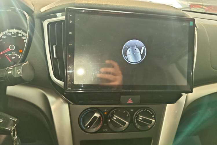 Used Venucia T70 2015 2.0L CVT Smart Choice Edition Audio And AC Panel