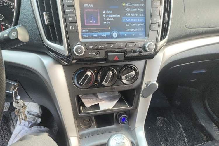 Used Venucia T70 2015 2.0L Manual RuiXiang Edition Audio And AC Panel