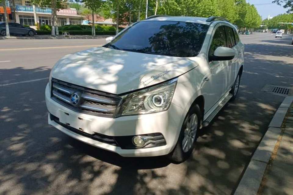 Venucia T70 2015