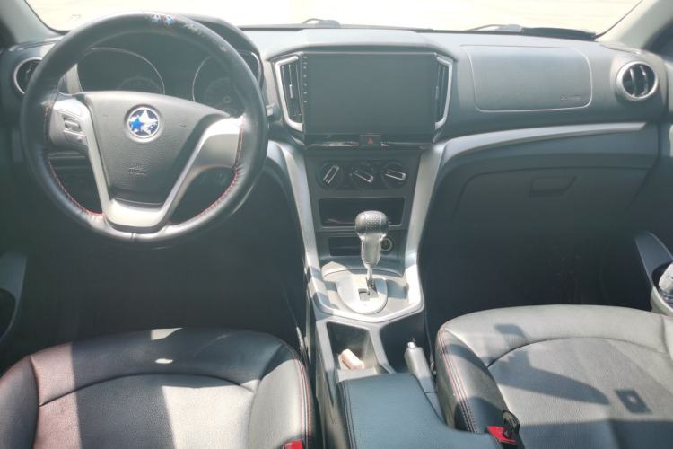 Used Venucia T70 2015 2.0L CVT Smart Choice Edition Center Console