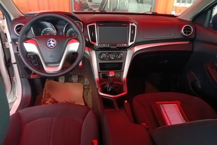 Used Venucia T70 2015 1.6L Manual Ruixing Edition Center Console