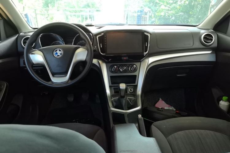 Used Venucia T70 2015 1.6L Manual Ruixing Edition Center Console