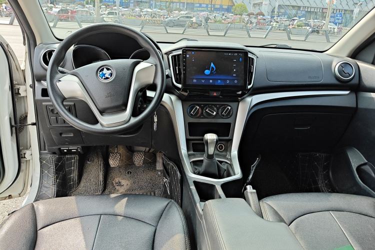Used Venucia T70 2015 1.6L Manual Ruixing Edition Center Console