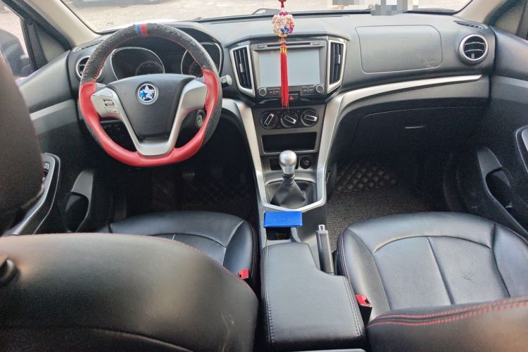Used Venucia T70 2015 2.0L Manual RuiQu Version Center Console