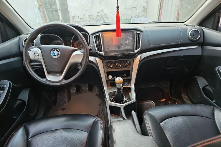 Used Venucia T70 2015 2.0L Manual RuiQu Version Center Console