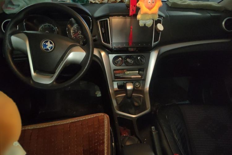 Used Venucia T70 2015 1.6L Manual Ruixing Edition Center Console