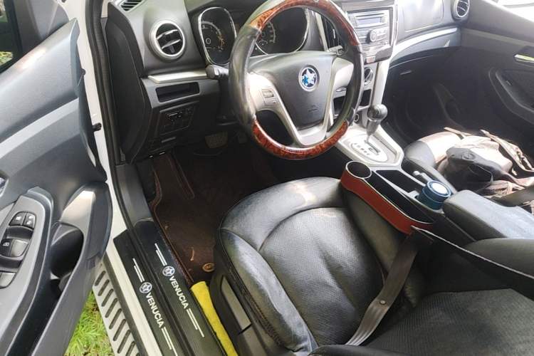 Used Venucia T70 2015 2.0L CVT Smart Choice Edition Driver Seat