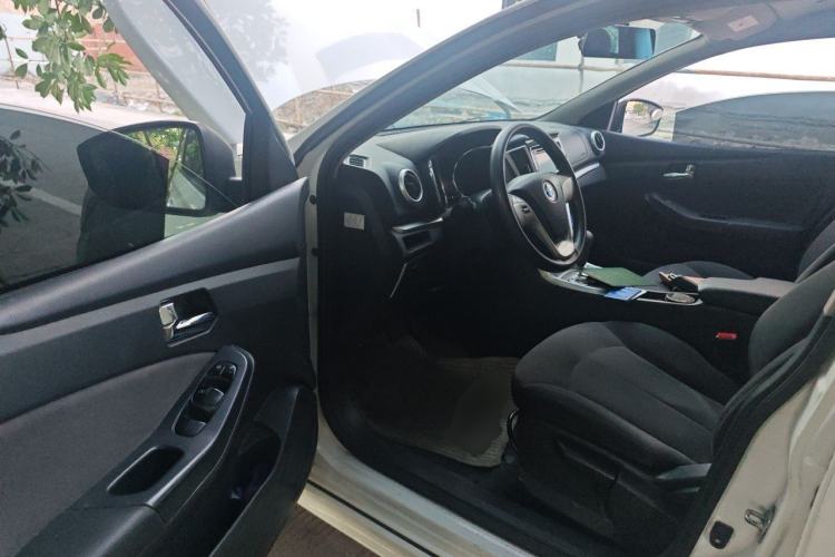 Used Venucia T70 2015 2.0L CVT Smart Choice Edition Driver Seat