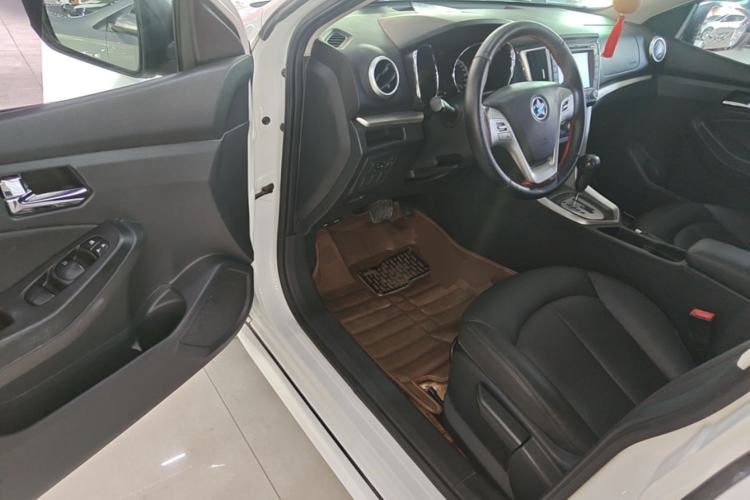 Used Venucia T70 2015 2.0L CVT Smart Edition Driver Seat