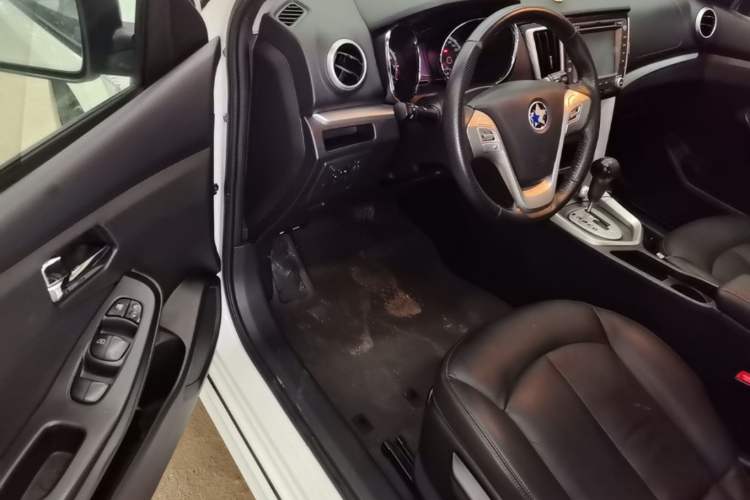 Used Venucia T70 2015 2.0L CVT Smart Edition Driver Seat