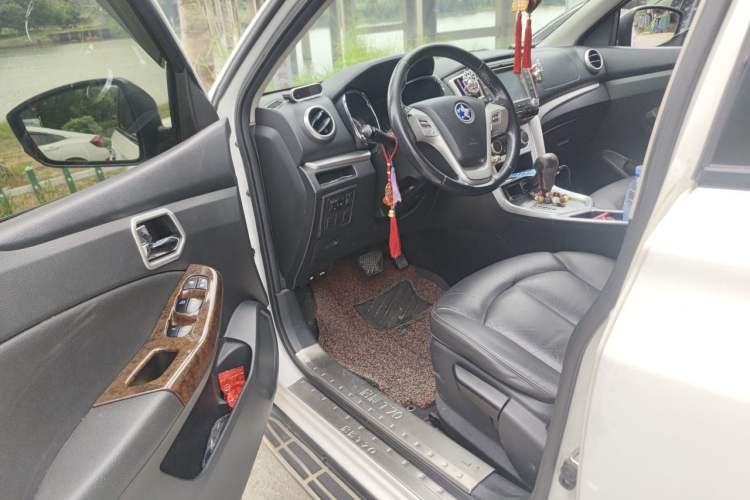 Used Venucia T70 2015 2.0L CVT Smart Edition Driver Seat