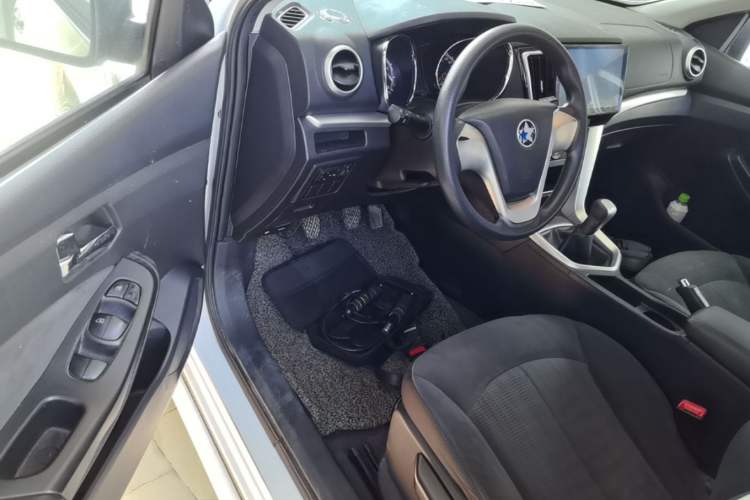 Used Venucia T70 2015 1.6L Manual Ruixing Edition Driver Seat