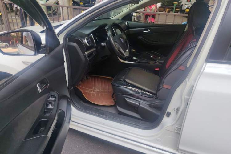 Used Venucia T70 2015 1.6L Manual Ruixing Edition Driver Seat