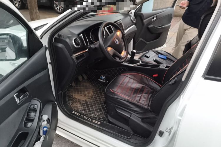 Used Venucia T70 2015 1.6L Manual Ruixing Edition Driver Seat