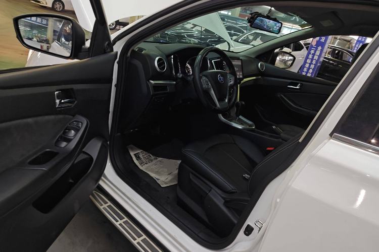 Used Venucia T70 2015 2.0L CVT Smart Choice Edition Driver Seat