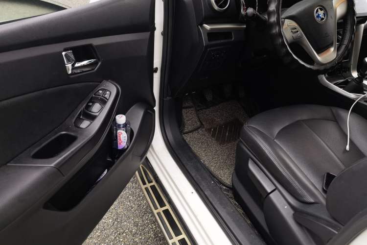Used Venucia T70 2015 2.0L Manual RuiXiang Edition Driver Seat