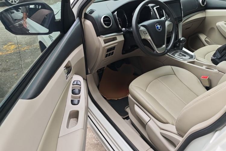 Used Venucia T70 2015 2.0L CVT Smart Edition Driver Seat