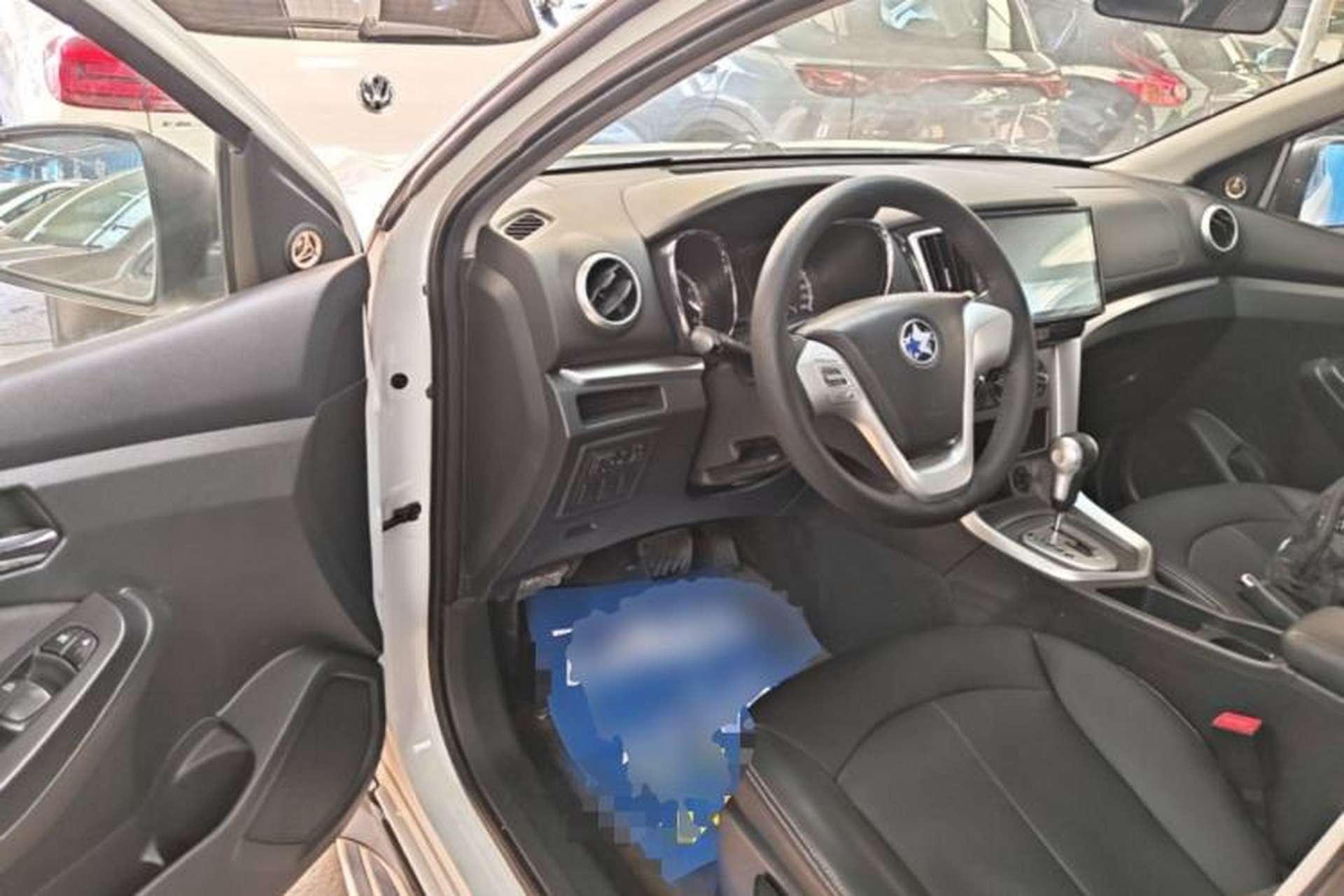 Used Venucia T70 2015 2.0L CVT Smart Choice Edition Driver Seat
