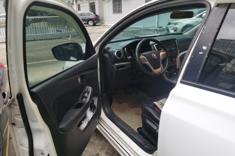 Used Venucia T70 2015 2.0L CVT Smart Choice Edition Driver Seat