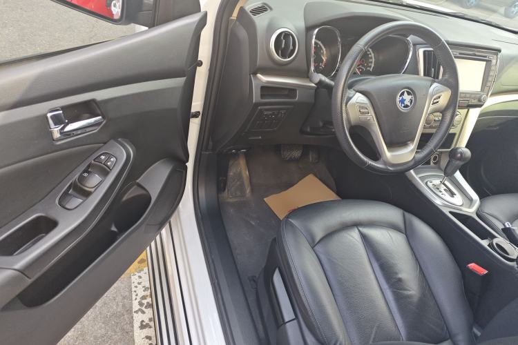 Used Venucia T70 2015 2.0L CVT Smart Edition Driver Seat