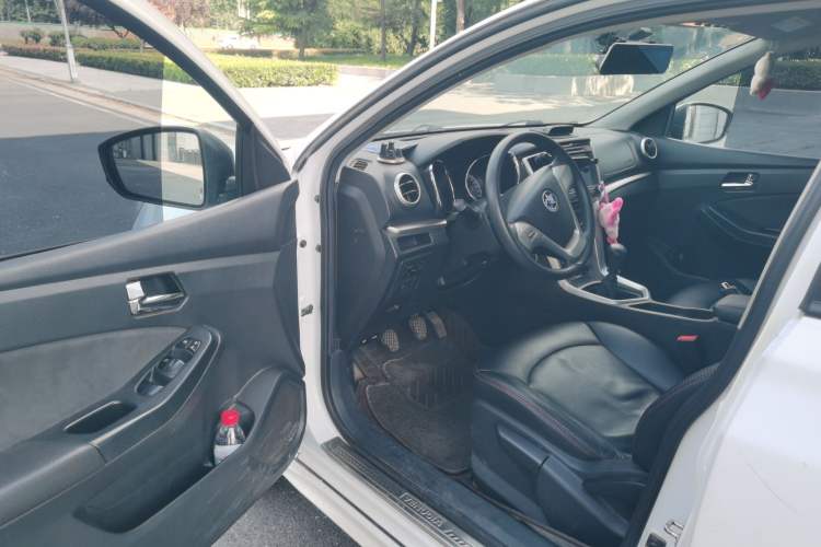 Used Venucia T70 2015 2.0L Manual RuiQu Version Driver Seat